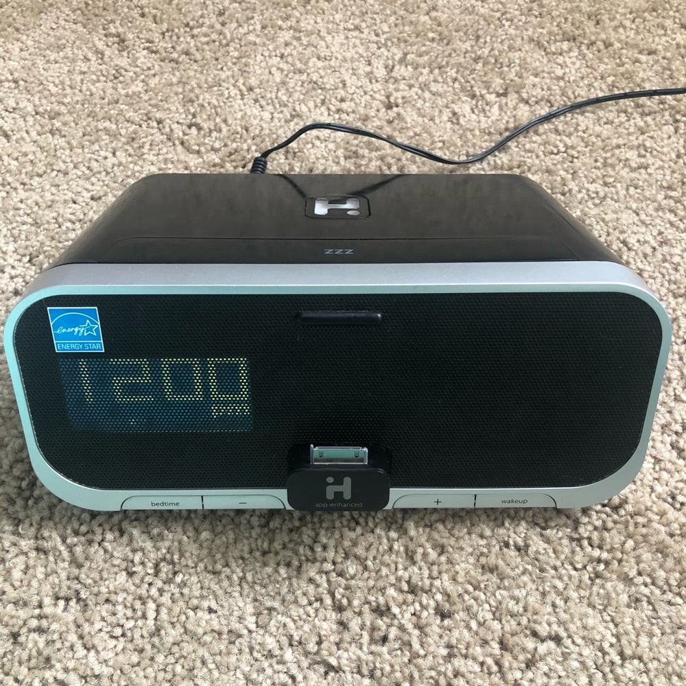 *SOLD on ebay* iHome app-enhanced alarm clock docking station